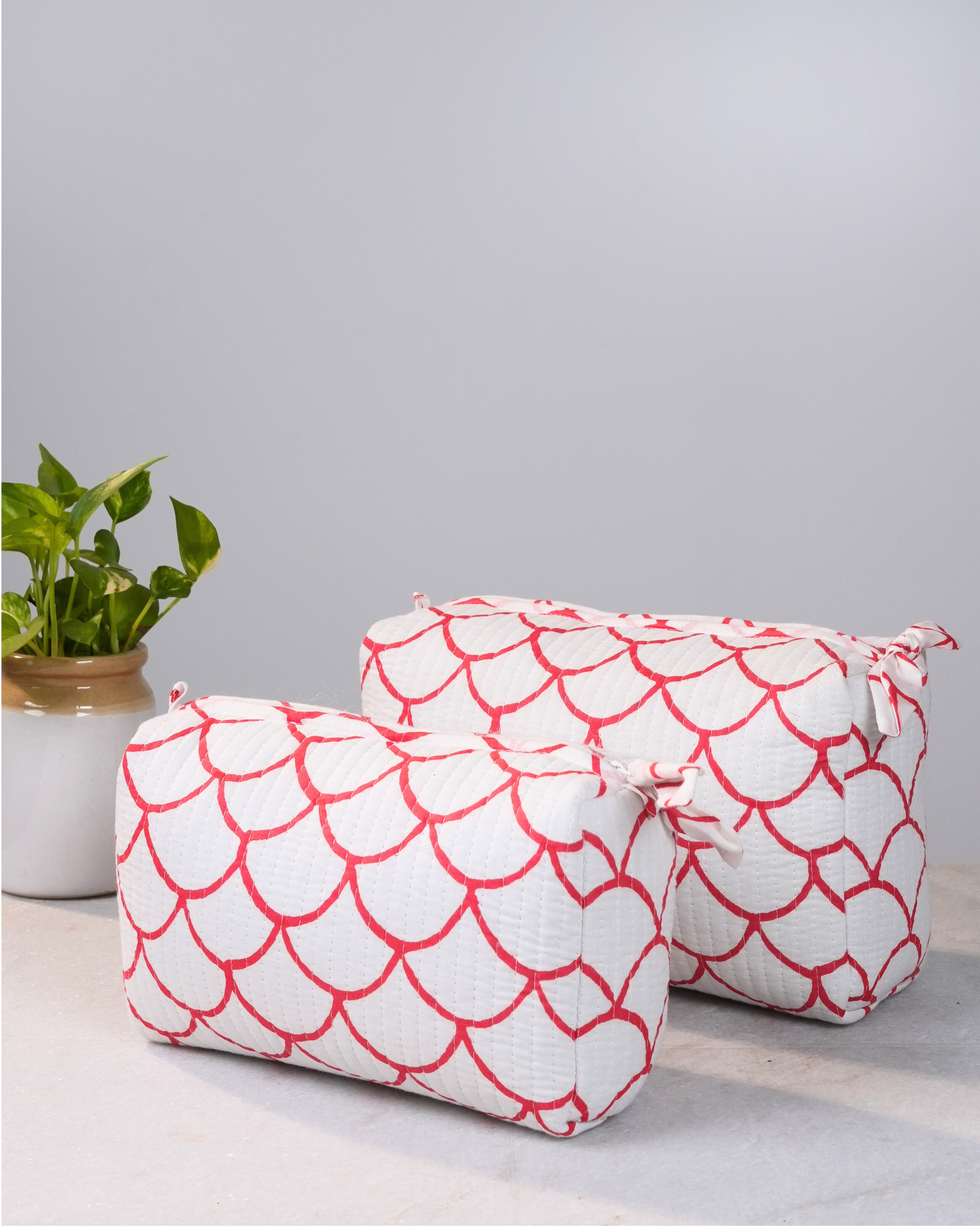 Red Scallop Handblock Pouch Set