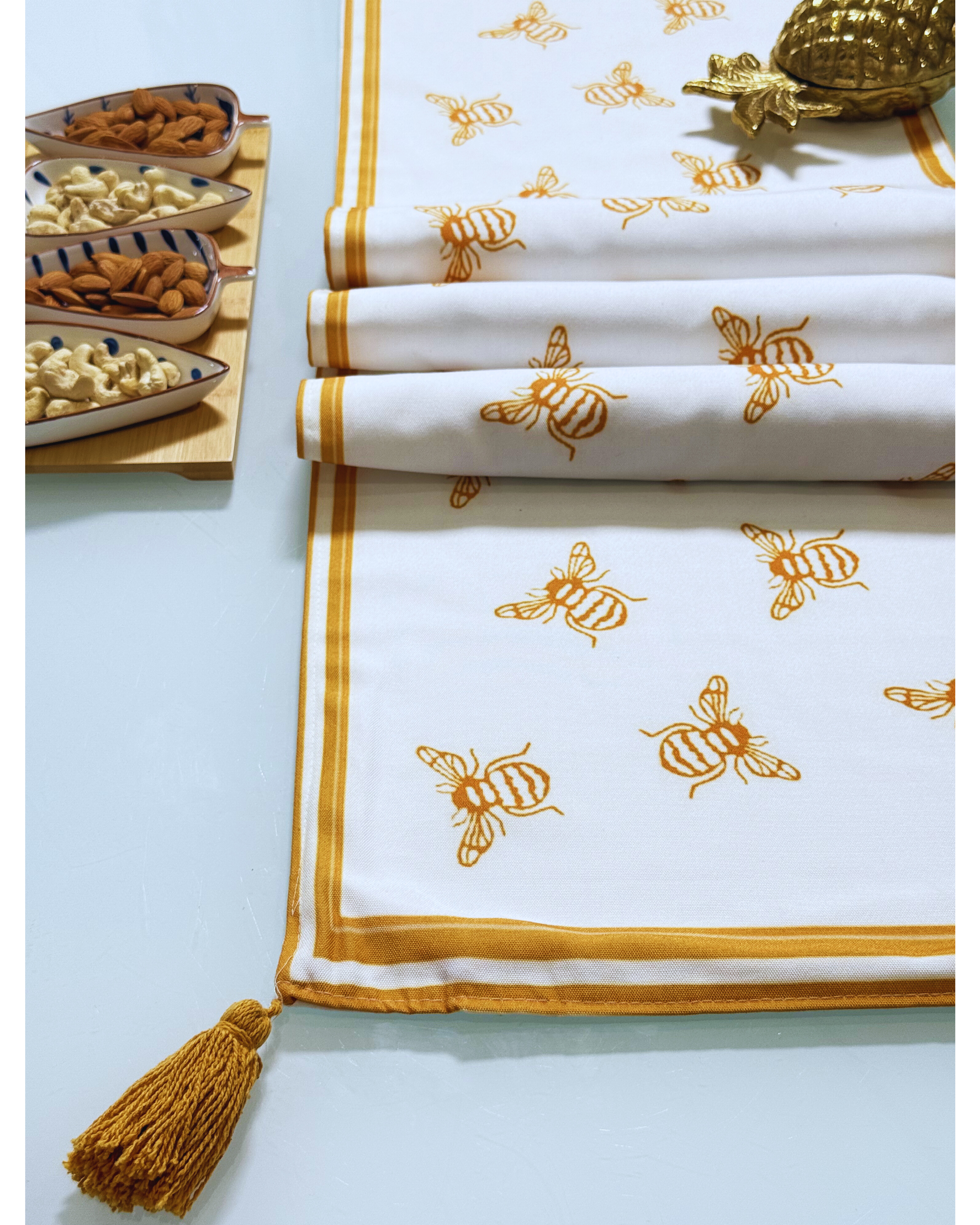 Honey Meadow – Printed Table Runner